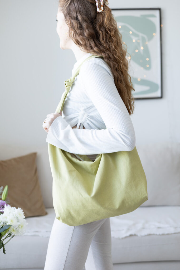 A photo of a finished Shopper Bag.