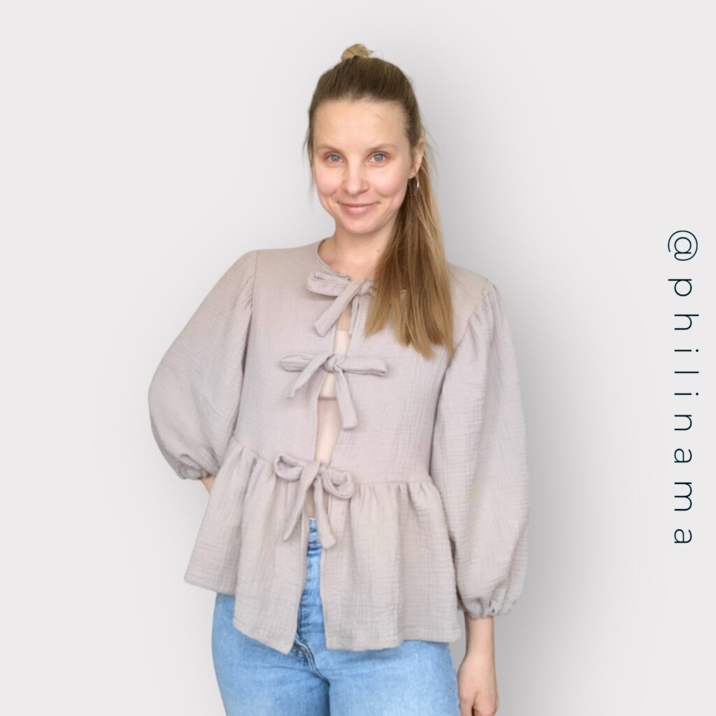 Bluse mit schleifen aus grauem Musselin-Stoff